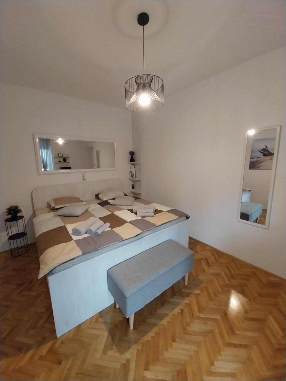 Sobe Sotic Bed and Breakfast Rab Town Exteriör bild
